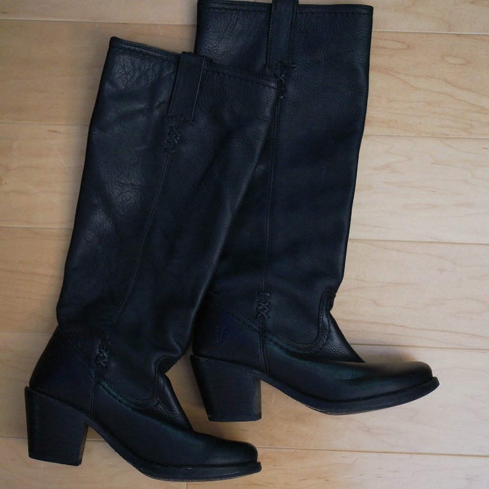 FRYE Carmen X Stitch  Boot